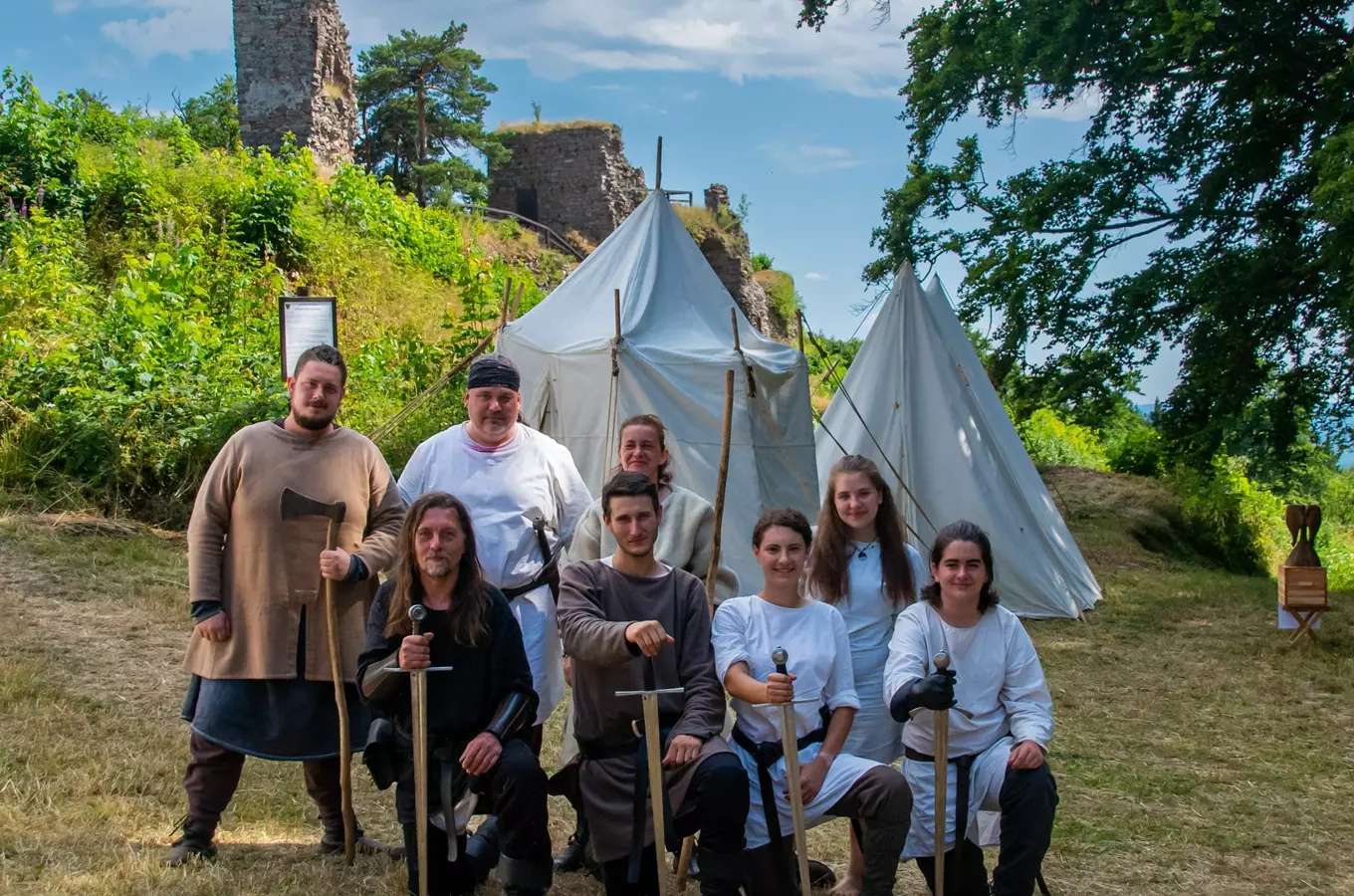 Festival historického šermu, hudby a tance na hradě Zubštejn 2026