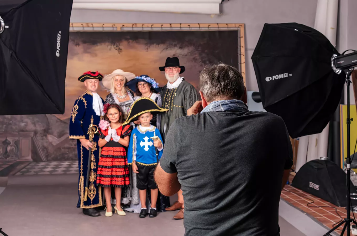 Fotografování v historických kostýmech v Muzeu fotografie