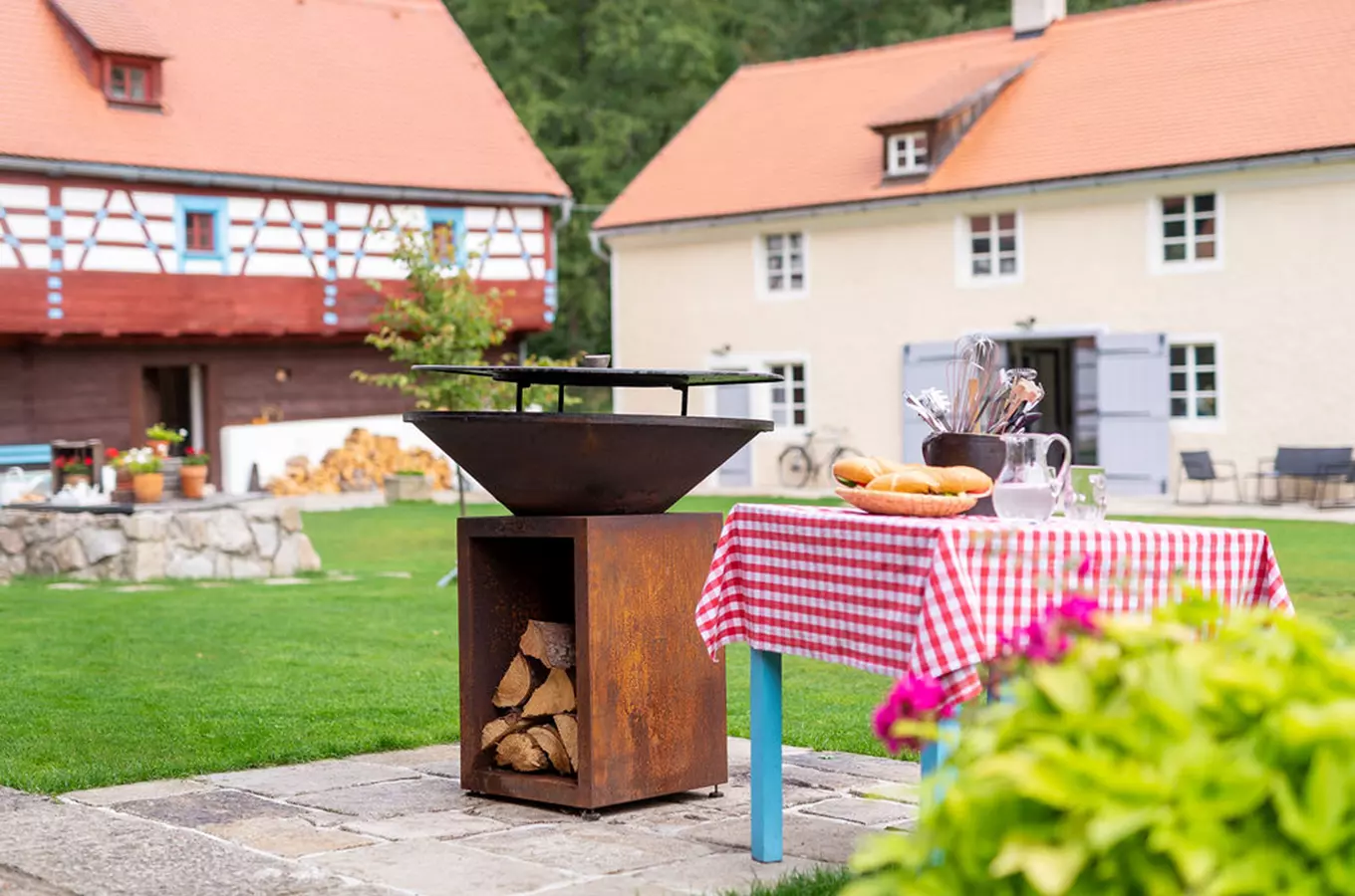 Jídlo z ohně na statku Salajna