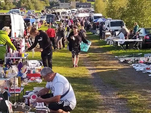 Nedělní auto-moto-farmářské a bleší trhy Tuhaň