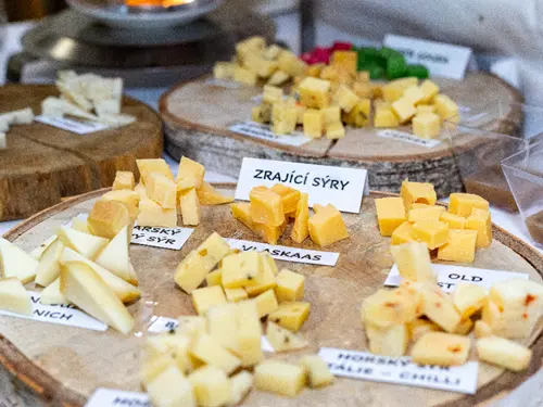 Nedělní košt na Karelském rynku