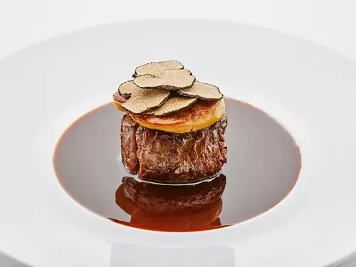 Bílý a černý lanýž v La Villa