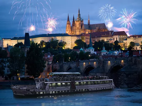 Silvestr v Praze na lodi – Parníky Praha