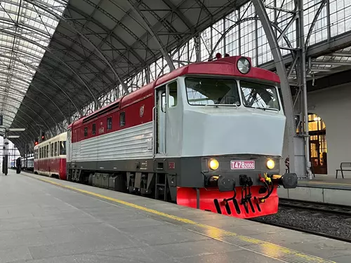 Zvláštním rychlíkem do pivovaru Kocour ve Varnsdorfu na prohlídku s ochutnávkou Video