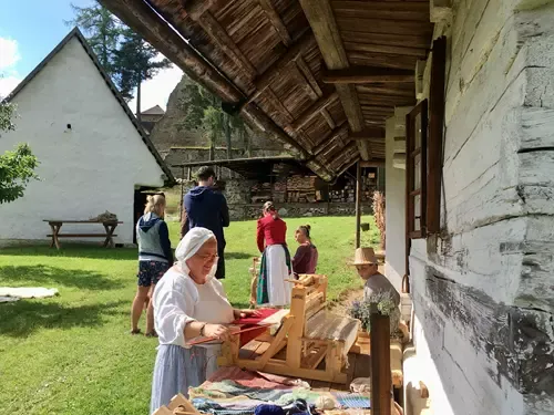 Živá řemesla v podhradí hradu Velhartice 2026