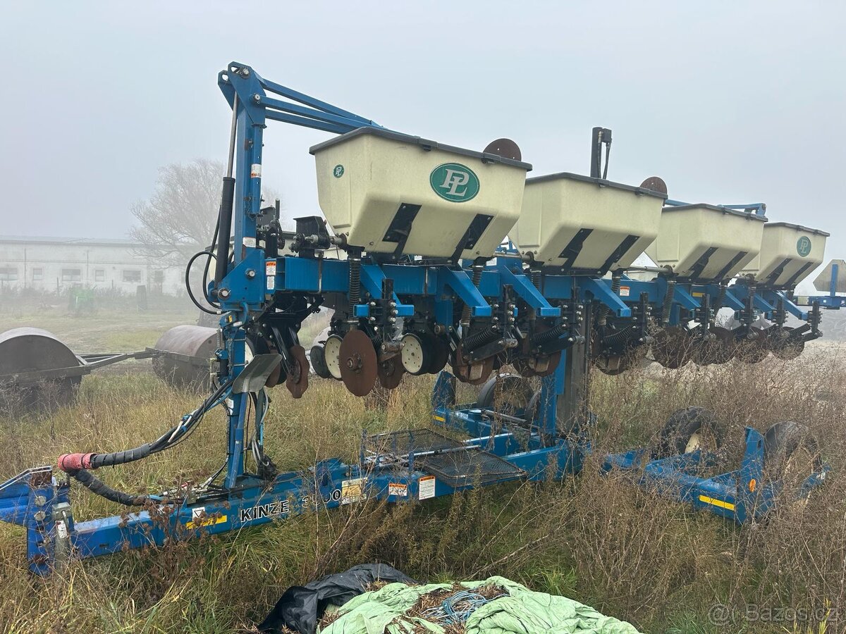 Secí stroj Kinze 3500